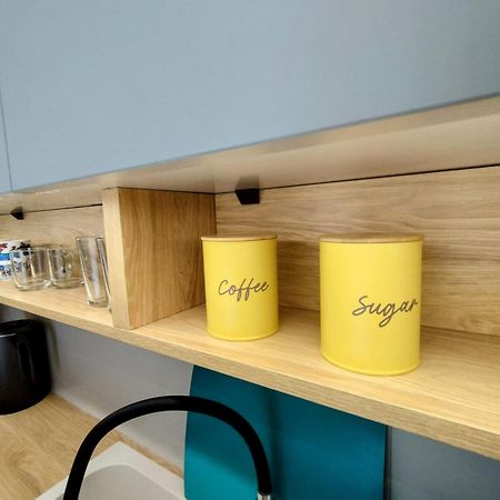 Floral Home 1 - Ground Floor Apt With Courtyard And Private Parking! Αθήνα Εξωτερικό φωτογραφία