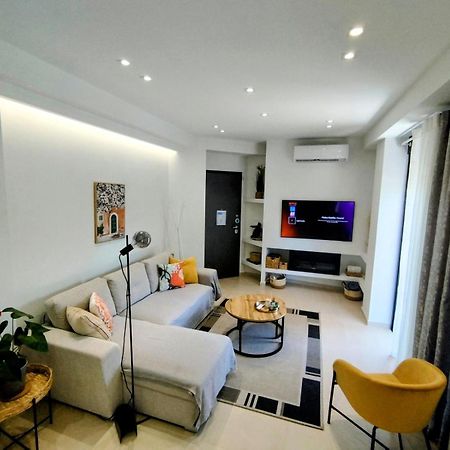 Floral Home 1 - Ground Floor Apt With Courtyard And Private Parking! Αθήνα Εξωτερικό φωτογραφία
