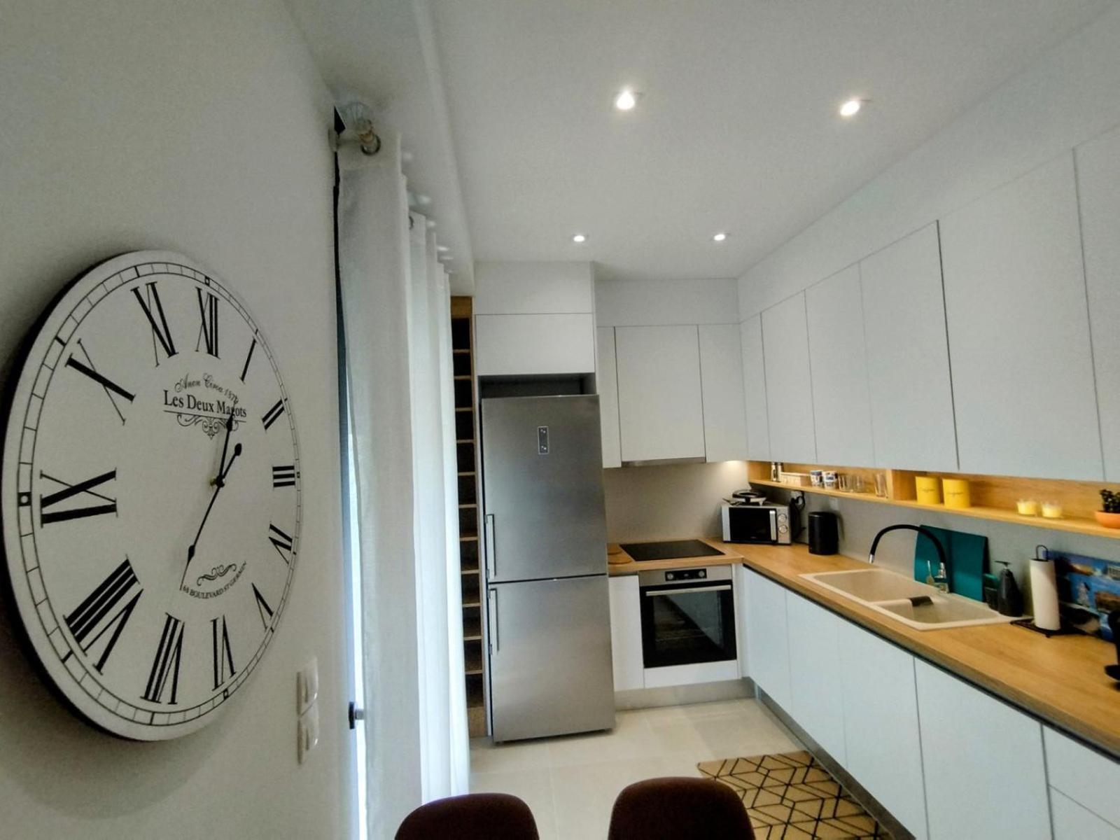 Floral Home 1 - Ground Floor Apt With Courtyard And Private Parking! Αθήνα Εξωτερικό φωτογραφία