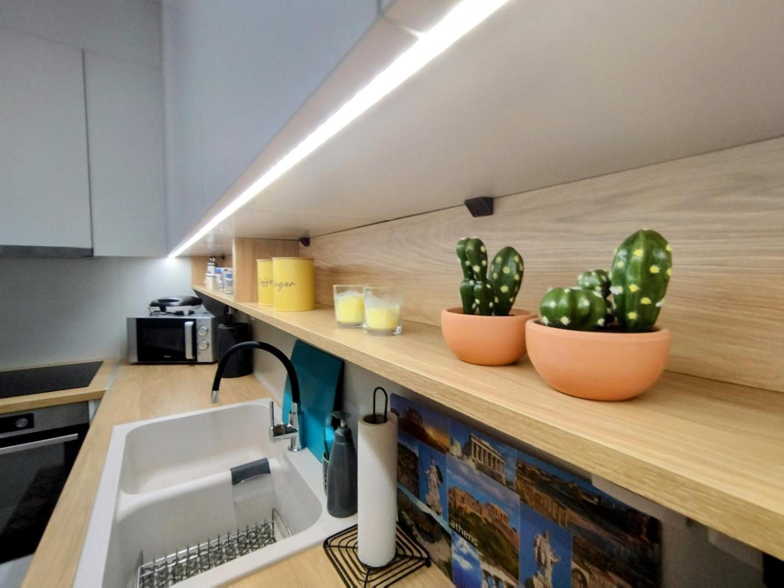 Floral Home 1 - Ground Floor Apt With Courtyard And Private Parking! Αθήνα Εξωτερικό φωτογραφία