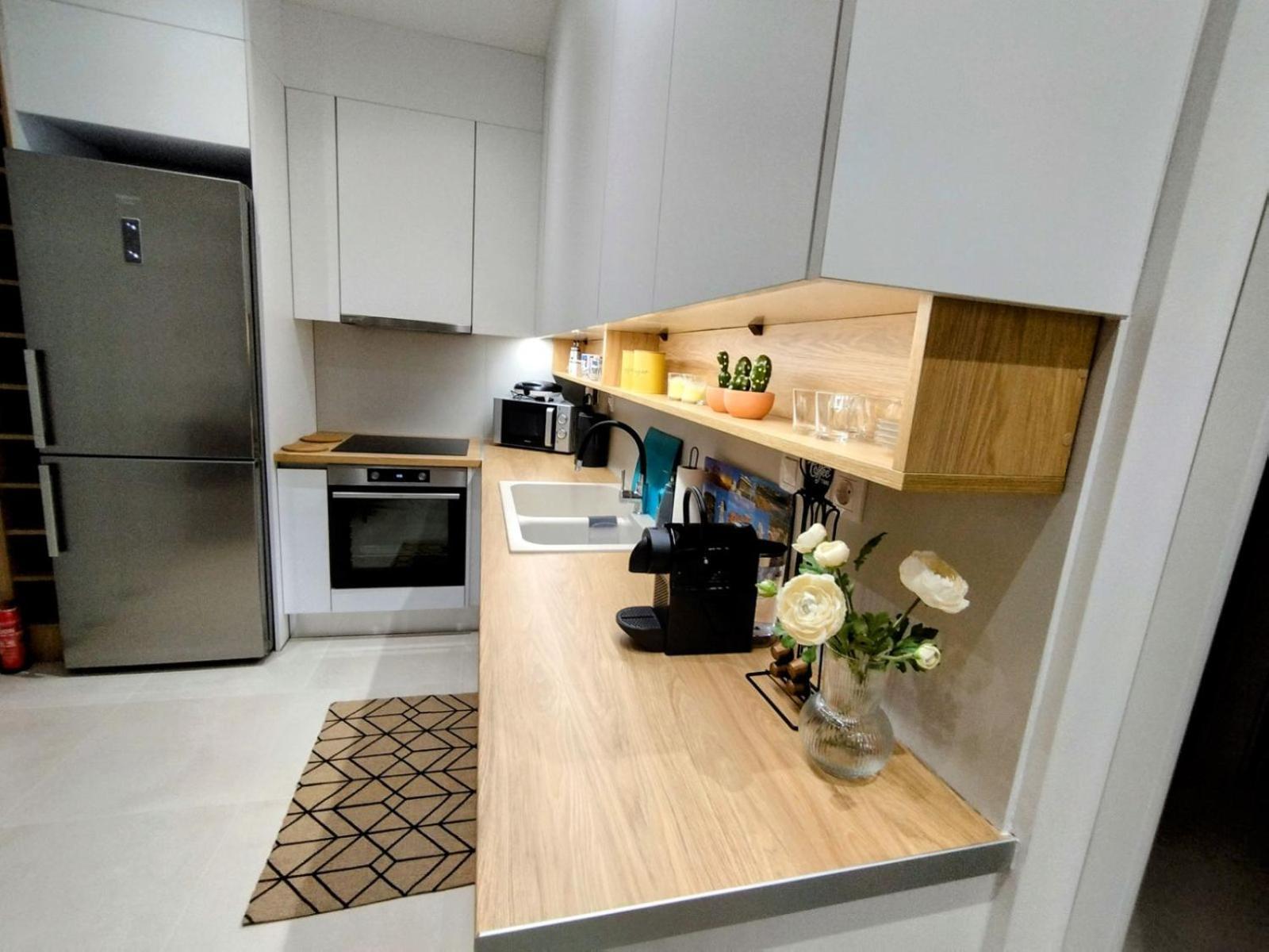 Floral Home 1 - Ground Floor Apt With Courtyard And Private Parking! Αθήνα Εξωτερικό φωτογραφία